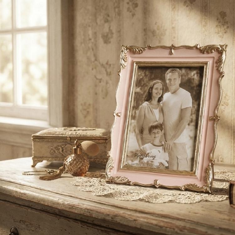 Antique Resin Art Golden Trim Photo Frame With Intricate Carved Pattern Tabletop Decors Picture Frame For Home Aesthetic