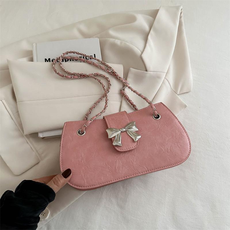Модная корейская версия однотонная сумка подмышку, сумка-бант в иностранном стиле, женская новая красивая сумка-мессенджер на цепочке 2024