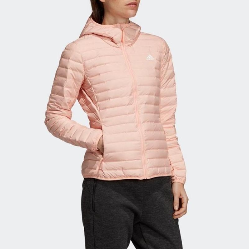 adidas Женская розовая пуховая куртка Varilite с мягким капюшоном DZ1496