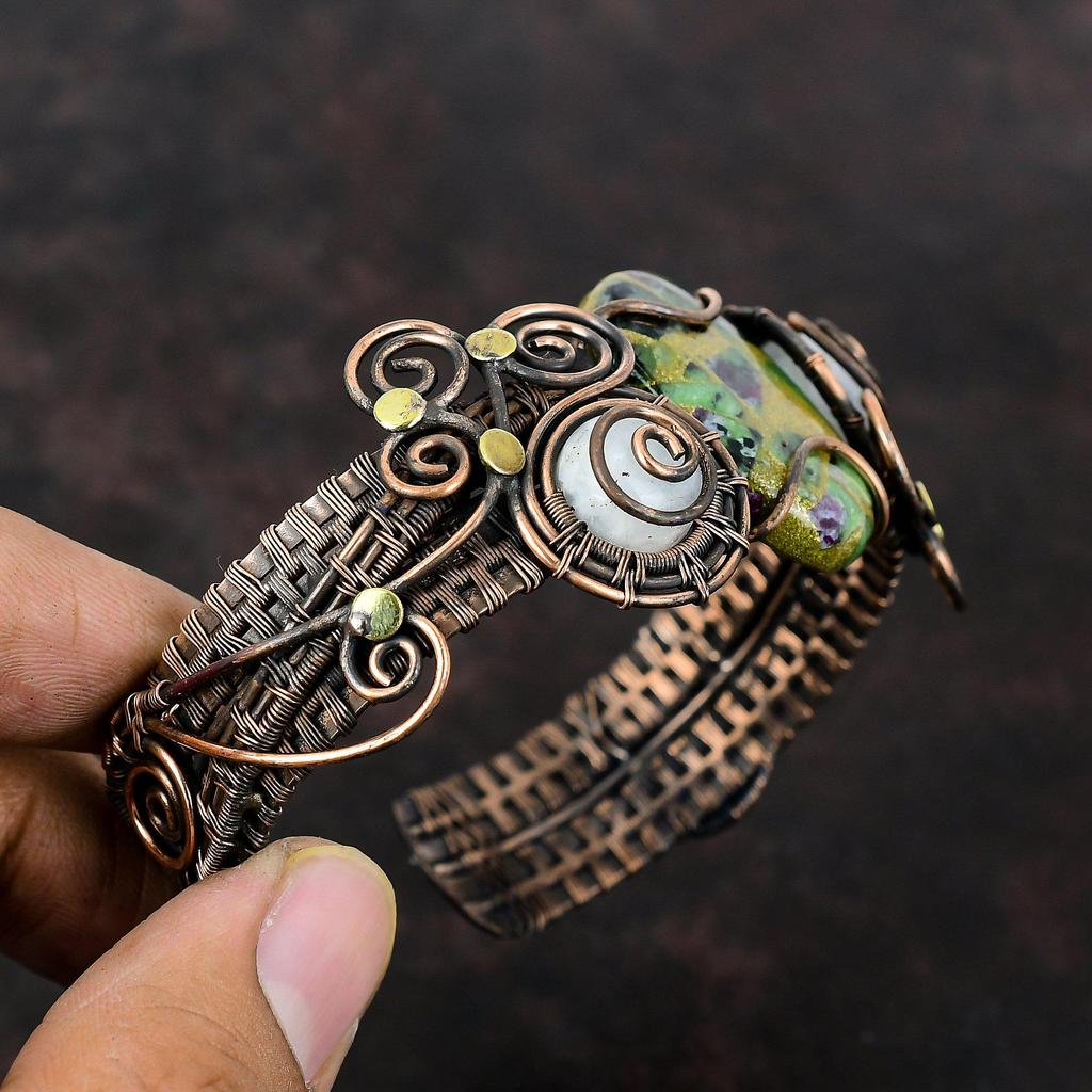 Браслет-манжета с медным рубином и цоизитом, браслет с радужным лунным камнем, манжета с медной проволокой, регулируемый браслет, браслет ручной работы с драгоценным камнем, подарок для мамы