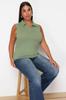 Женская стильная эластичная трикотажная блузка больших размеров мятного цвета с вырезом поло