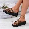 Женские сандалии на танкетке с леопардовым принтом - Стильная платформа слипоны с черной резиновой подошвой, дизайн с открытым носком для летней носки на открытом воздухе, женские сандалии
