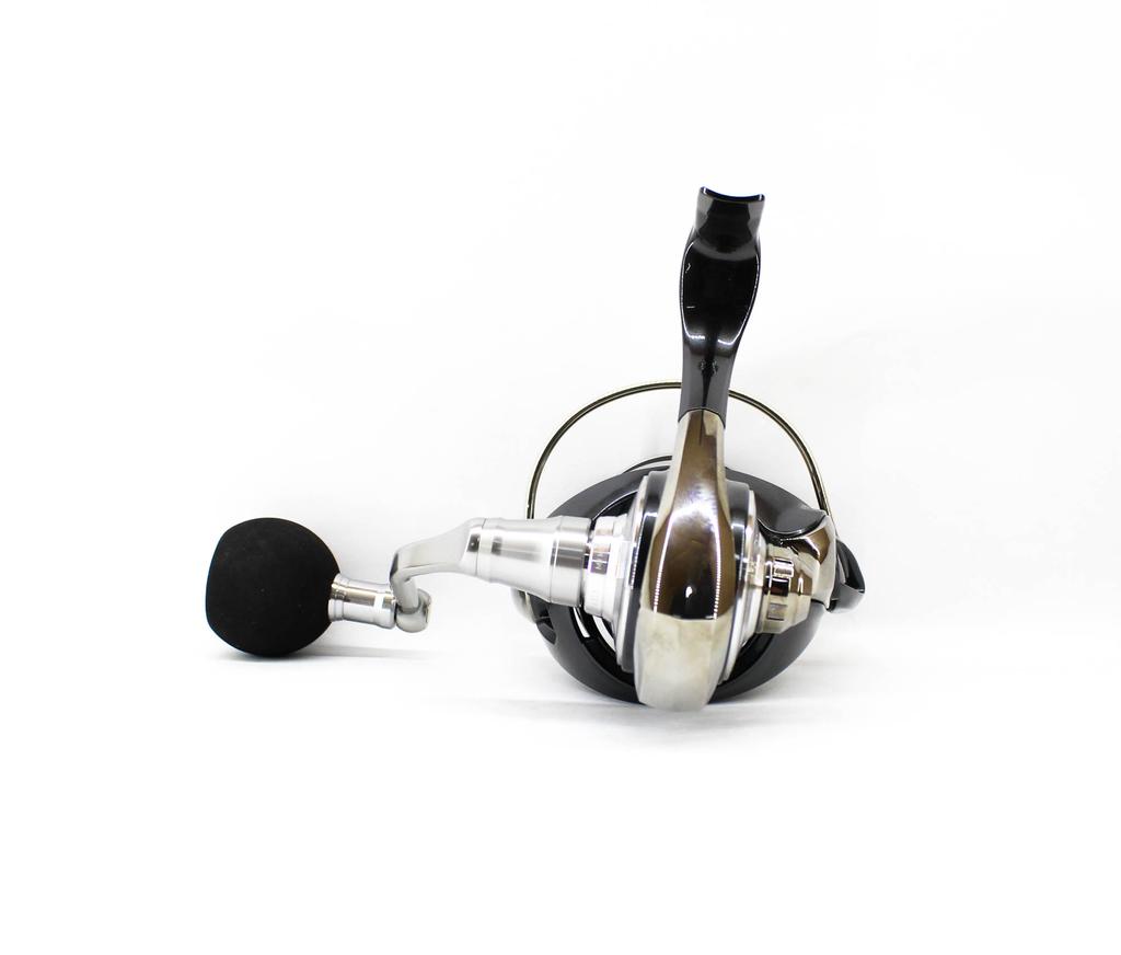Daiwa Катушка спиннинговая 24 Certate SW 6000-XH (0056)
