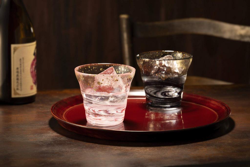 Набор из 2-х стаканов для виски и сётю ADERIA Tsugaru Vidro Ice Flower с золотой краской в подарочной упаковке Сделано в Японии FS71589 Стильный подарок на Женский день
