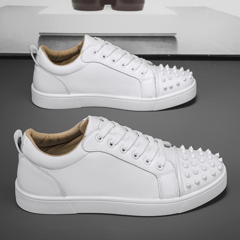 Осень новые туфли из микрофибры с заклепками на плоской подошве, белые, модные, с индивидуальностью, универсальные, низкие, повседневные, кеды, мужская обувь