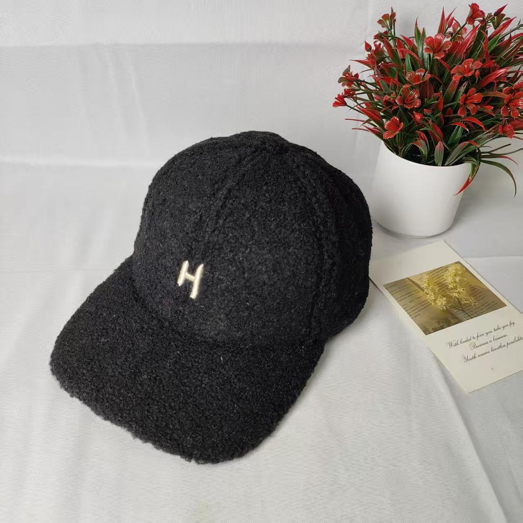 High quality imitation lamb wool letter embroidery baseball cap big head circumference warm versatile couple show small face