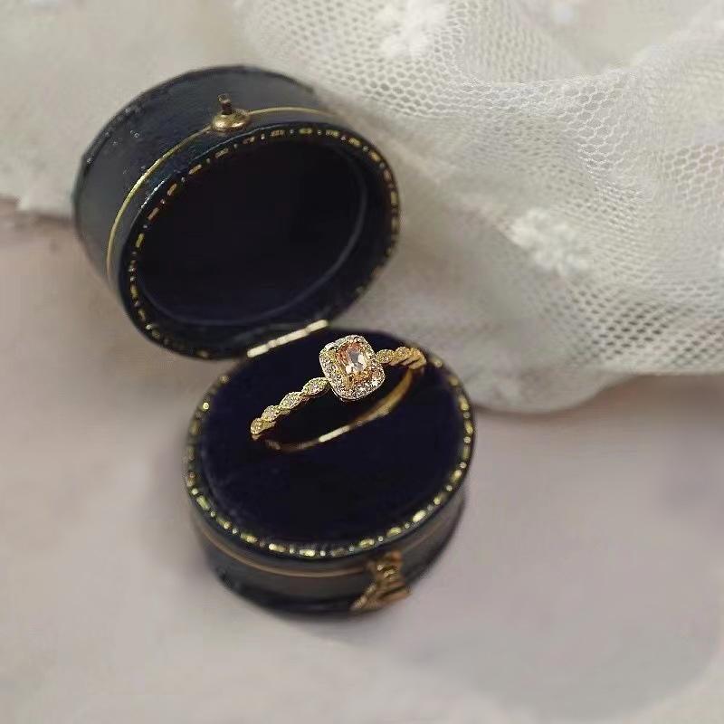 Huitan New Trendy Women Rings with Orange Color Cubic Zirconia Unique Wedding Engagement Female Accessories Fancy Gift Jewelry