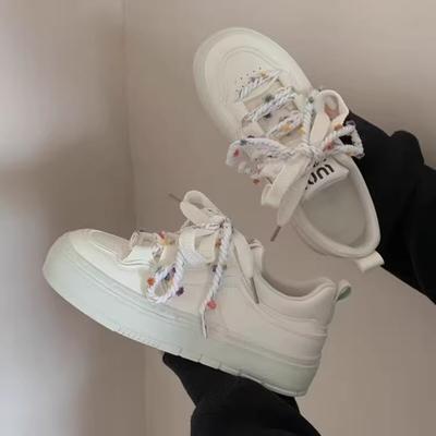 Высококачественная универсальная шикарная обувь повседневная толстая подошва обувь 2025 новая весна и осень популярная белая обувь