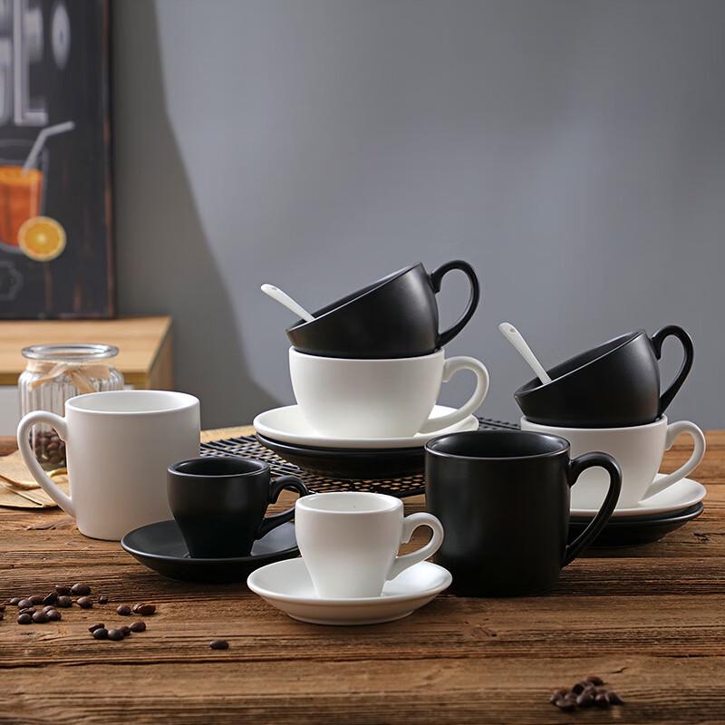 Набор из матовой керамической чашки для эспрессо и блюдца