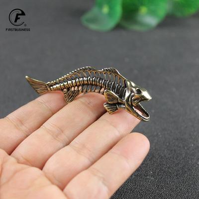 Латунные фигурки рыбок Миниатюры Брелки Рыбья кость Настольные украшения Ремесло Моделирование Чай Домашнее украшение для питомца Аксессуар