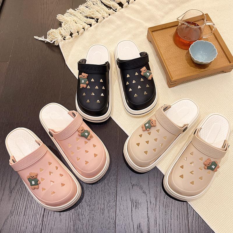 Hole Shoes Female Couple Nurse Soft Sole Sandals Fashion Simple Summer Flat Heel Beach Bag Head Slippers