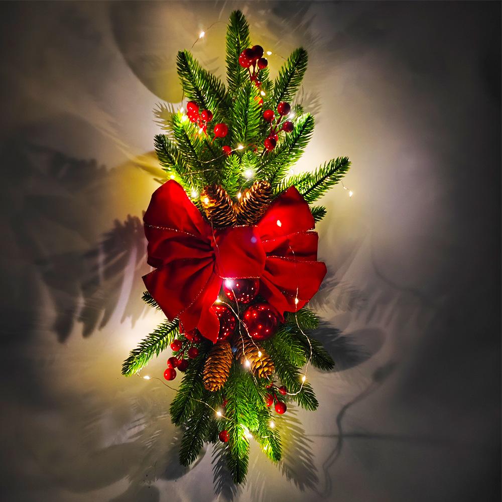 Рождественская гирлянда с искусственными предварительно освещенными лестничными украшениями с шишками и бантами на праздничную тему для украшения входной двери лестницы