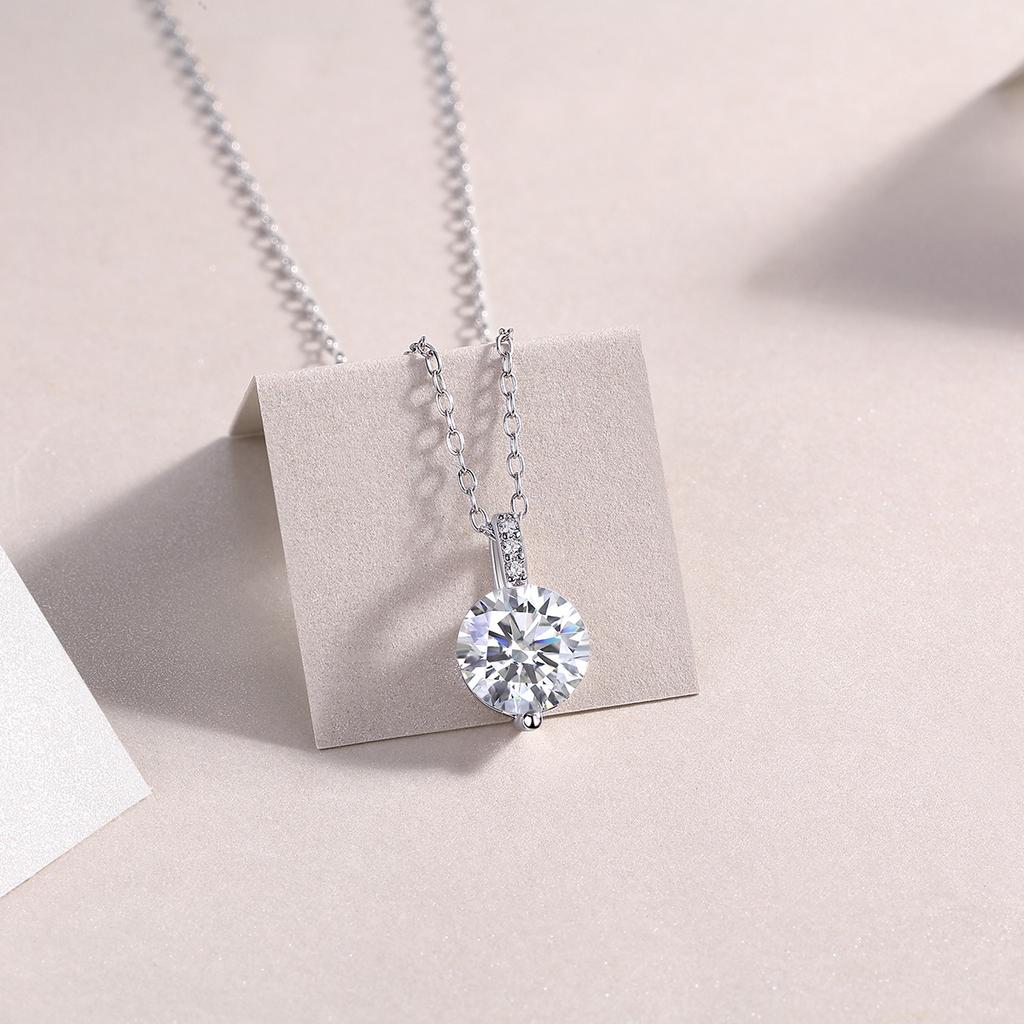 S925 Silver Necklace 2 Carat Moissanite Chain Ins Wind Collarbone Chain Pendant