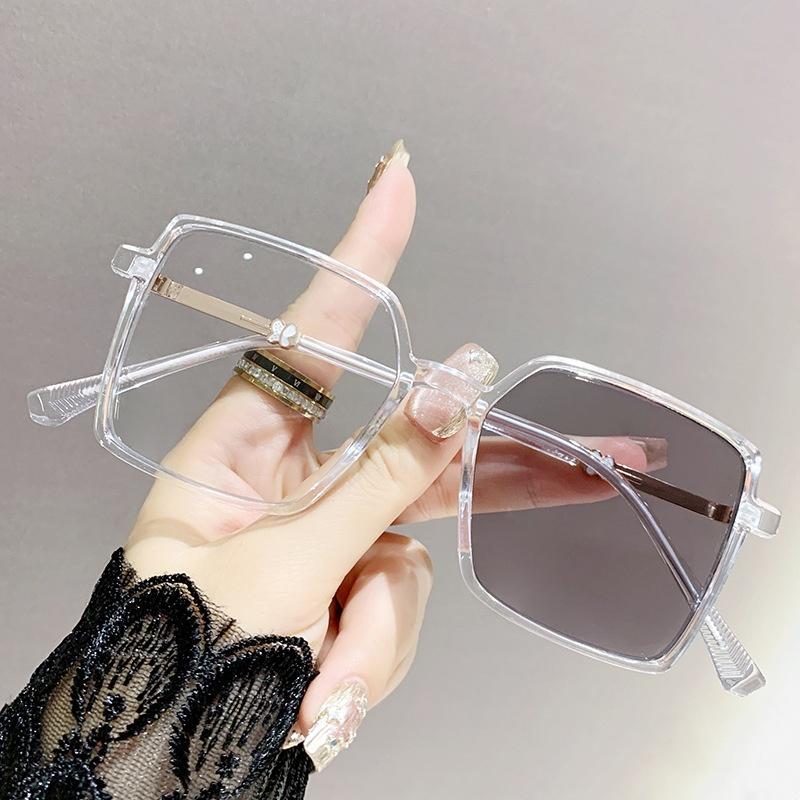 Women's Luxury Pochromic Myopia Glasses Trendy New Square Butterfly Eyeglasses Elegant Near Sight Eyewear for Ladies Men