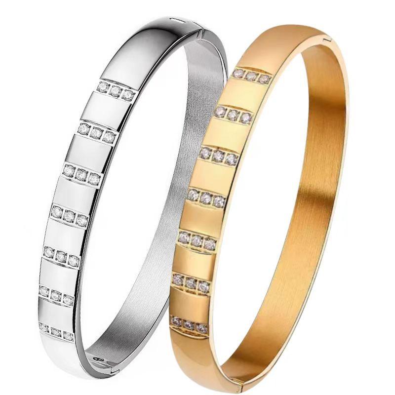 European and American Stainless Steel Zircon Bracelet for Women High-end Light Luxury Buckle Bracelet