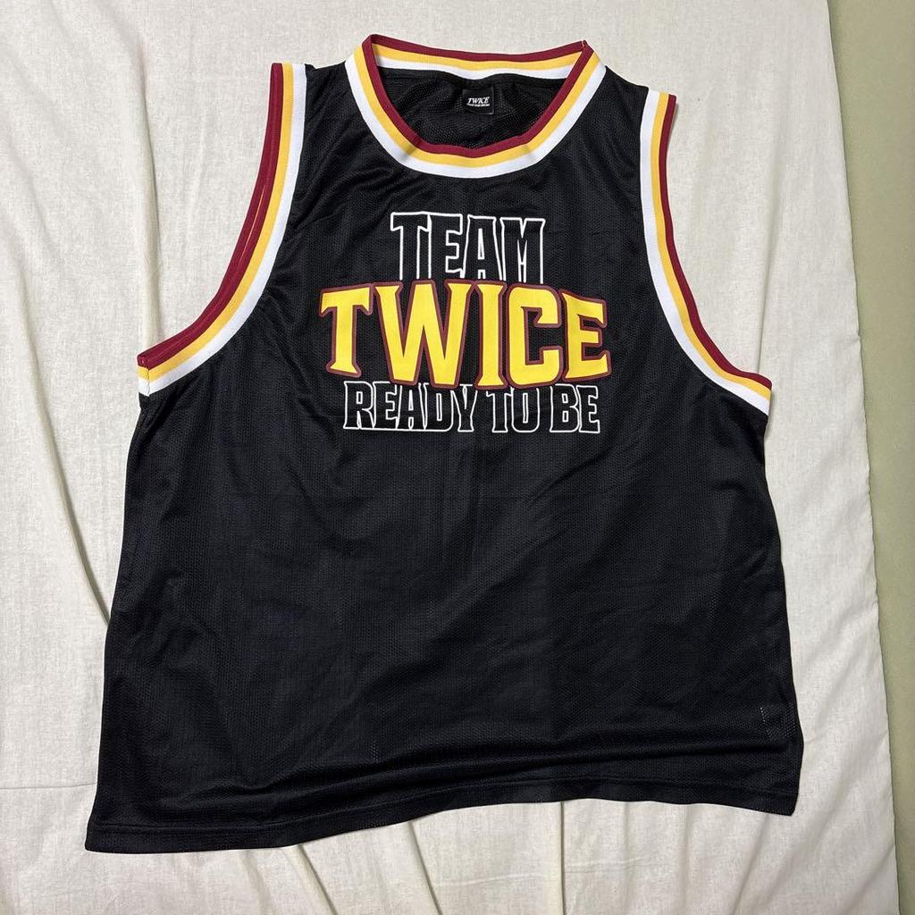 [Б/У] Майка Twice отправляется в течение 24 часов