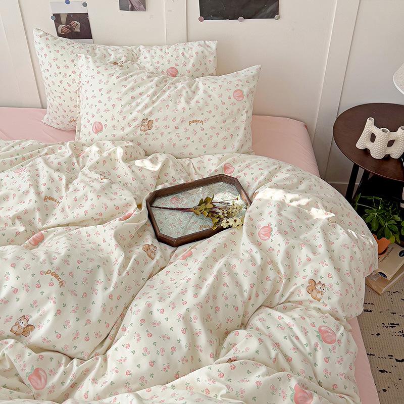 Комплект постельного белья из четырех предметов, приятный к коже, дышащий и удобный, в пасторальном стиле, простыня, пододеяльник, наволочки.