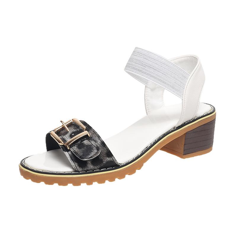 Ся новые туфли на толстом каблуке женские туфли в студенческом стиле с ремешком с пряжкой сандалии на среднем каблуке сандалии с открытым носком с ремешком с пряжкой внешняя торговля большой размер