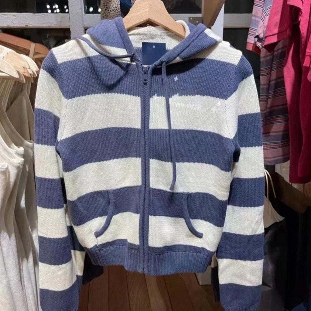 VAYLA Полосатый вязаный укороченный кардиган-свитер Женский Осенний с длинным рукавом, с капюшоном, на молнии, короткий, уличная одежда, вязаный трикотаж, свитера, Y2K кроп-топы