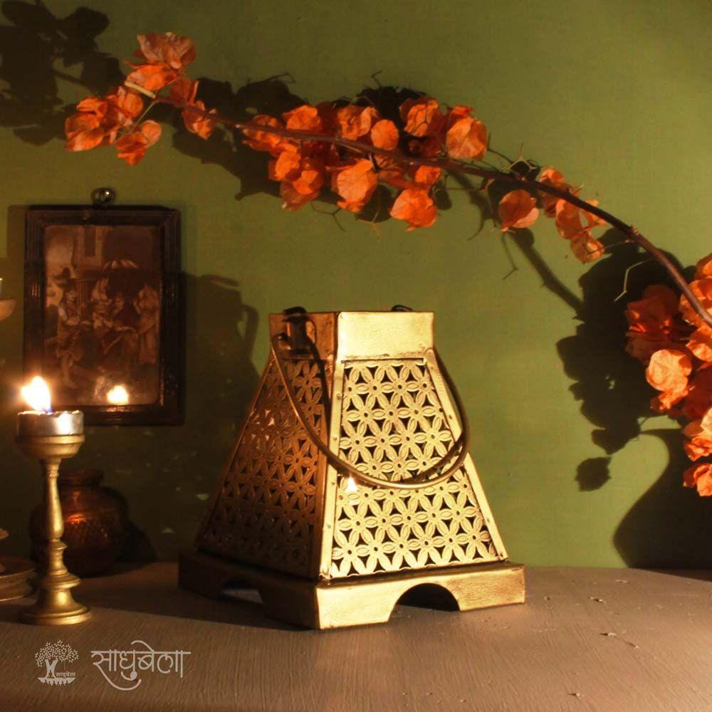 Антикварный золотой фонарь майя - маленький свечной фонарь в форме пирамиды храма майя