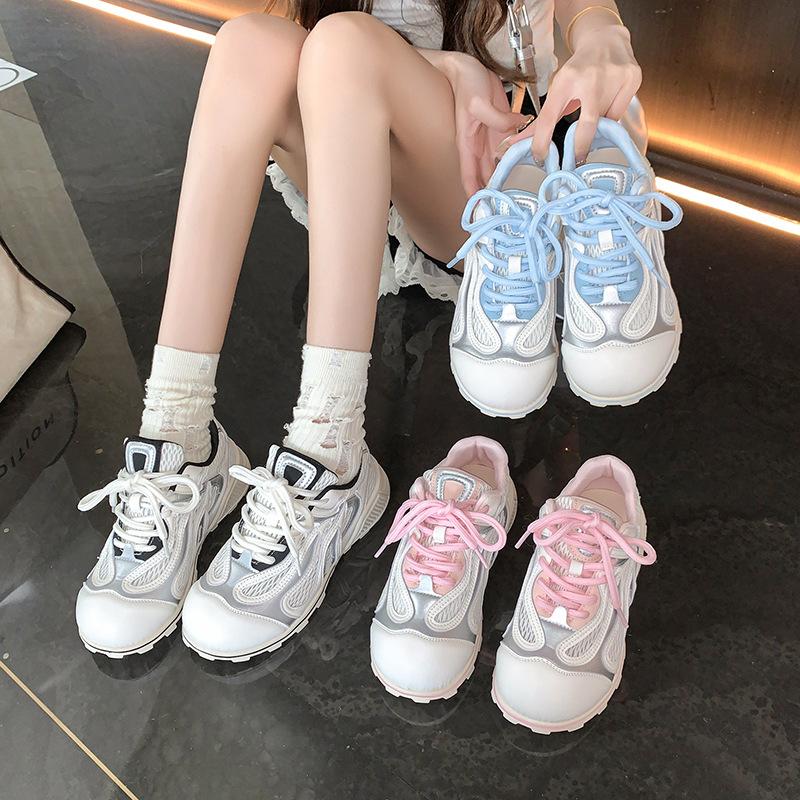 Туфли для моральной подготовки в стиле академии женские лето 2025 новые удобные и универсальные повседневные туфли на плоской подошве Forrest Gump сетчатые спортивные туфли