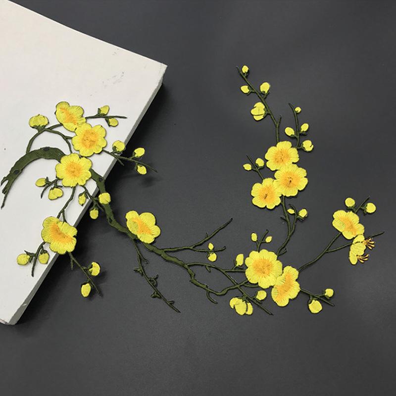 Plum Blossom Flower Applique Clothing Embroidery Patch Fabric Sticker Iron On Patch DIY Craft Repair Clothes Sewing Accessories