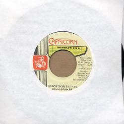7-дюймовая пластинка BENJI BANKER - Black Skin Sistren НЕТ Capricorn Inter Ямайка Регги, Ска и Даб Б/У