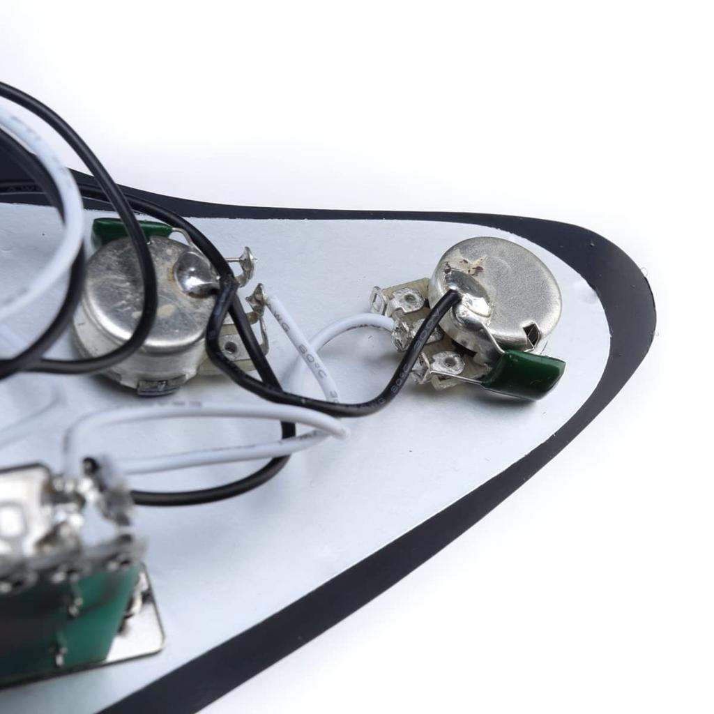 Musiclily Basic ST Pickguard for Fender Stratocaster Electric Guitar with SSS Pickup Set 11-Hole Pre-Wired Single-Coil Set, Black, 3-Piece