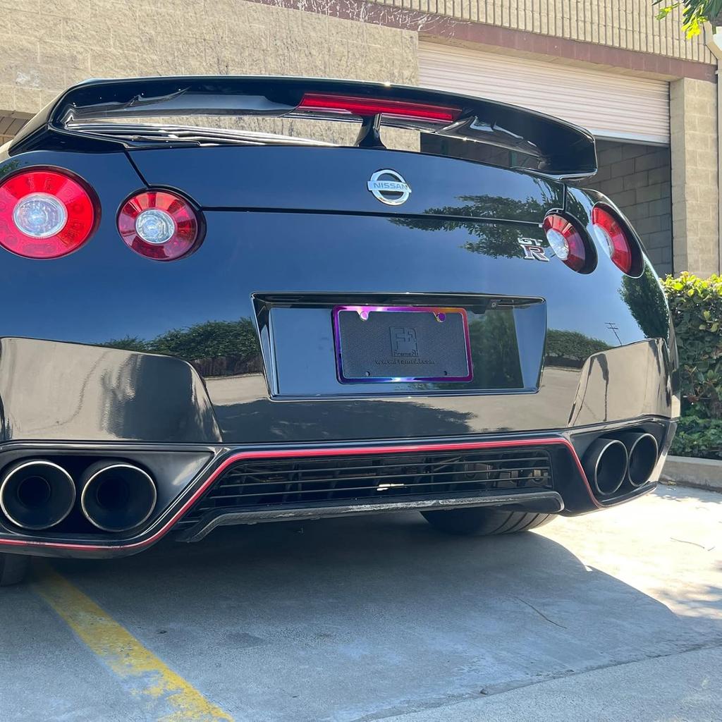 Тонкая рамка для номерного знака с двумя отверстиями Неохром Аврора Электрогальваническое покрытие Жженый титан Зеркальный хром Универсальная посадка Защита от ржавчины Металлическая накладка-крышка с винтовым креплением,