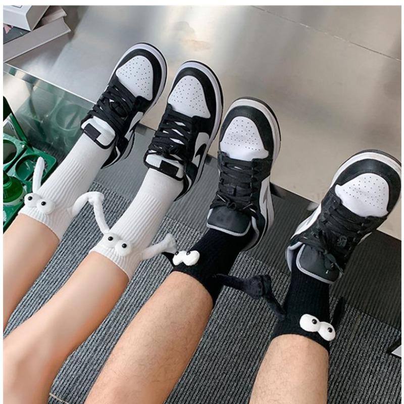 Alobee Harajuku Пара хлопковых носков 2 пары носков «рука об руку» с магнитной присоской, черно-белые длинные носки унисекс с держанием за руки