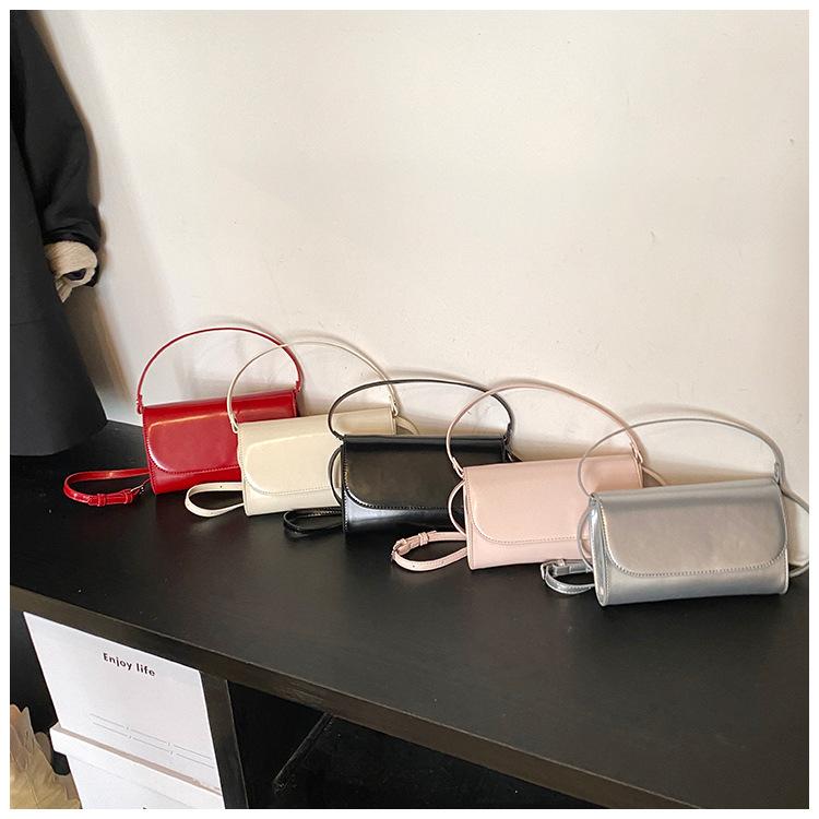 Супер огонь маленькая сумка женская летняя универсальная 2025 новая сумка-мессенджер корейская версия ins повседневная сумка для мобильного телефона маленькая квадратная сумка