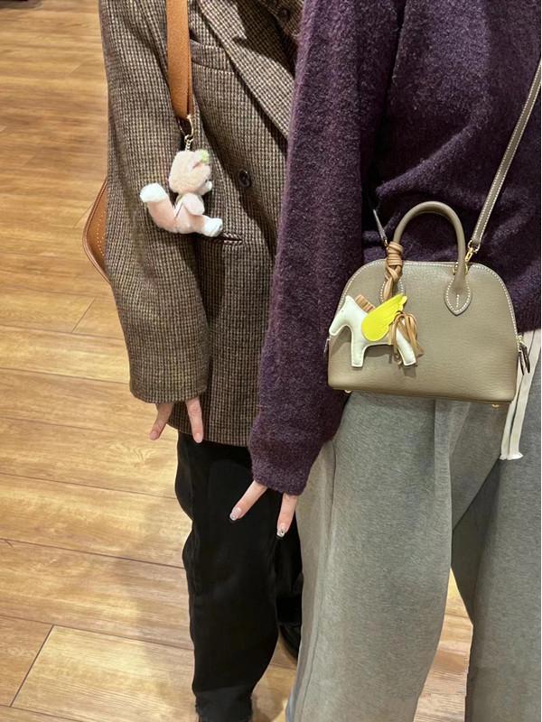 2024 Мини-сумка кроссбоди из натуральной козьей кожи для женщин