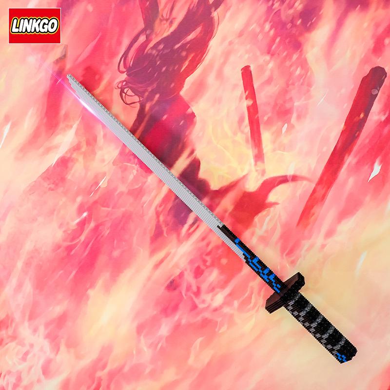 Меч из строительных блоков