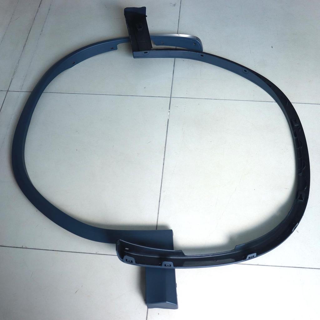 BMW G08 X3 Накладка передней колесной арки (51778098807, 51778098808)