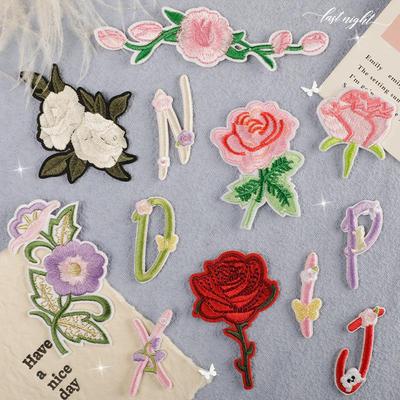 Самоклеящиеся вышитые нашивки в виде цветов и букв для аксессуаров для одежды