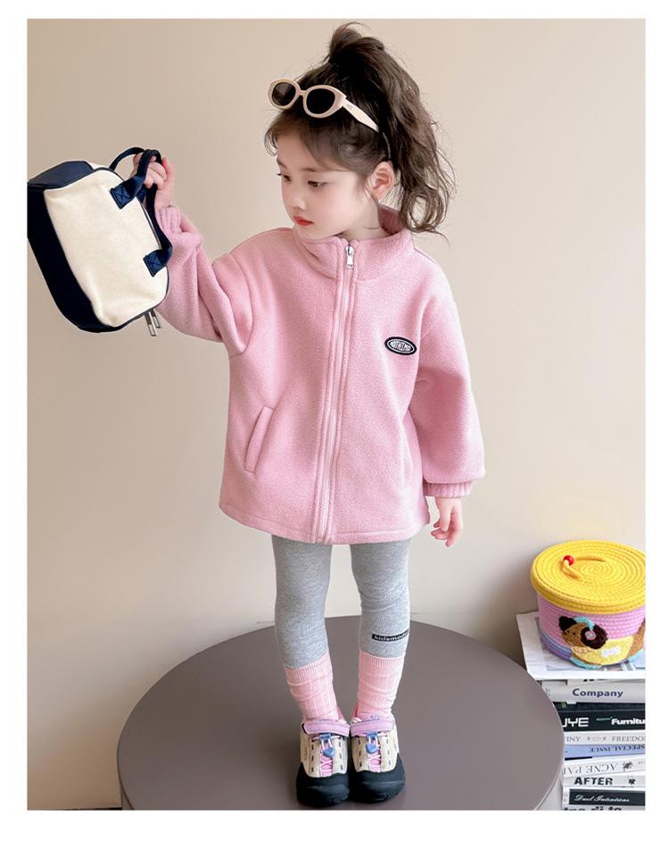 2025 Девичья ветрозащитная куртка: Стильное демисезонное пальто-штормовка 2-в-1 со съемной частью