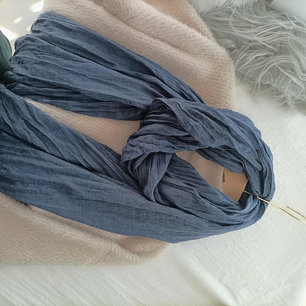 Хлопок и лен Женская художественная текстура плиссированная длинная тонкая модель с простыми и универсальными краями подходит для весны, осени и зимы шаль