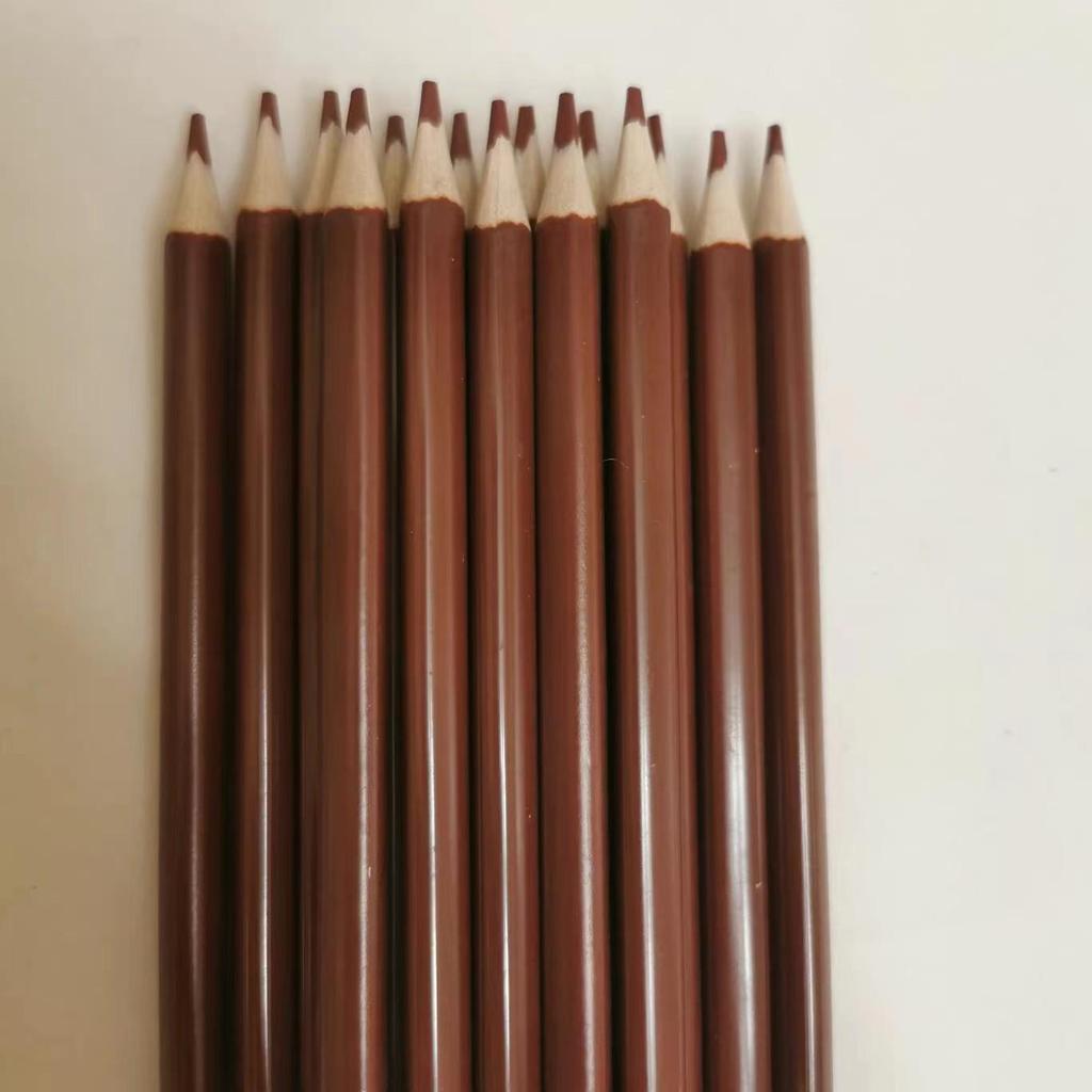 Оформление: Одноцветные карандаши для цветокоррекции - Красный, Черный, Телесный. Идеально для детского рисования
