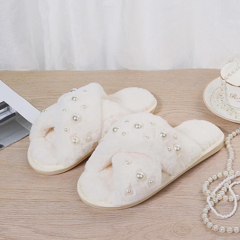 Женские тапочки Cross Fur Pearl — удобная обувь на плоской подошве для дома на осень и зиму