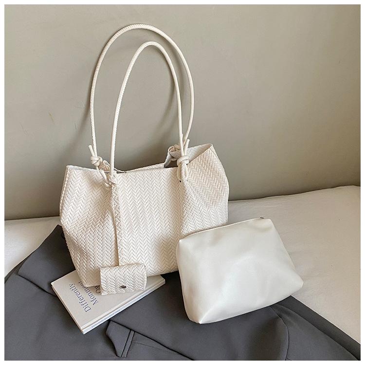 Retro Woven Pattern Big Bag Women 2025 New Fashion High Sense Tote Bag Large Capacity Commuter Armpit Bag