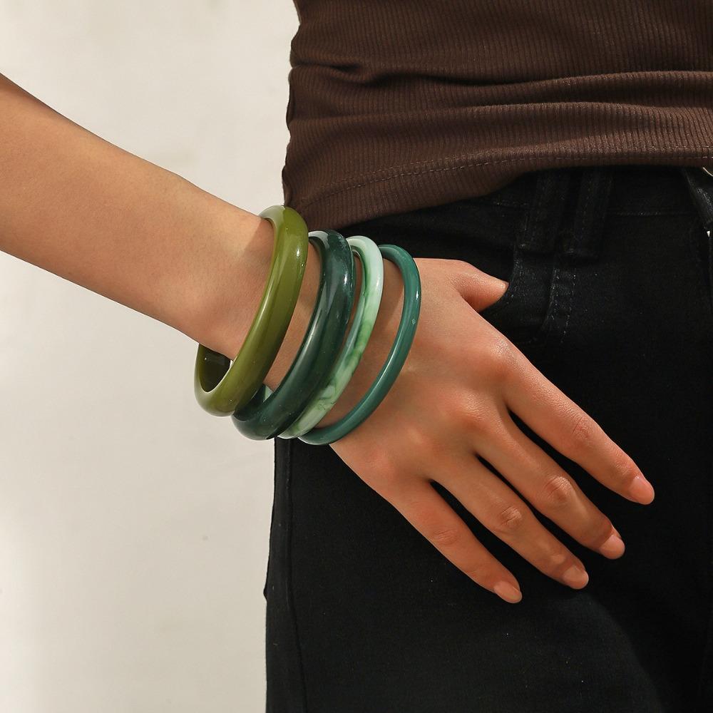 4Pcs/Set Multicolor Resin Bracelet Semi Transparent Punk Bracelet Set Acrylic Cuff for Teenagers