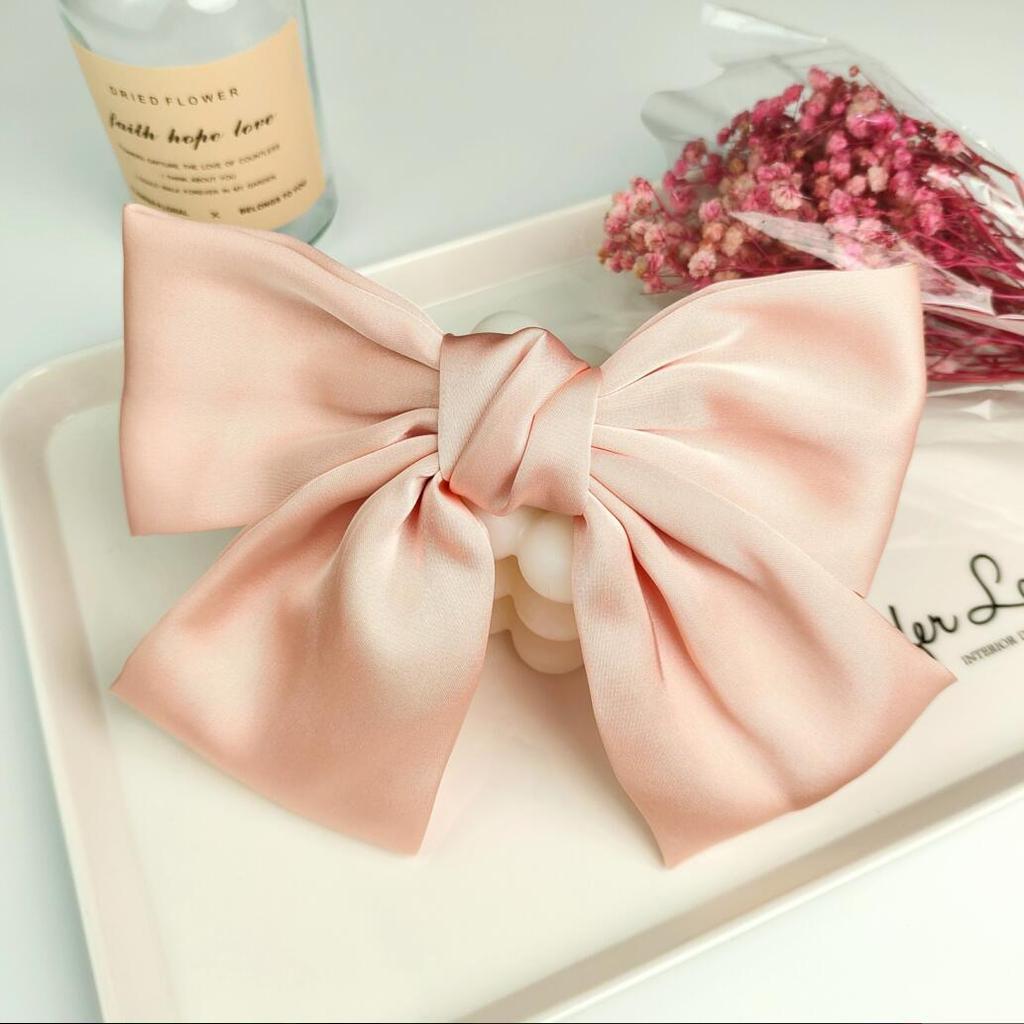 Заколка для волос с большим бантом — милый, стильный головной убор для создания образов в японском и корейском стиле