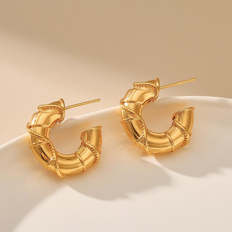 Classic European American Style Daily Versatile Semicircle C Shaped 18k Gold Plated Stud Earrings