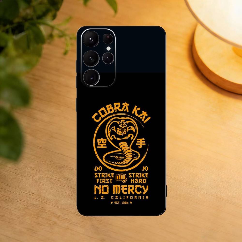Чехол для телефона C-Cobra Kai Snake для Samsung S25, S24, S21, S22, S23, S30, Ultra, S20, Plus, Fe, Lite Черный корпус
