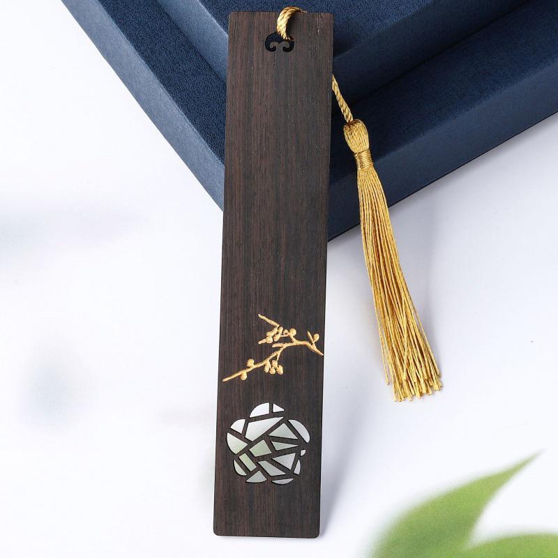 Golden Lattice Ebony Brush Bookmark: Retro Classical Gift for Students