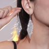 Серьги с кисточками Iced Out для женщин Искрящиеся свисающие акцентные серьги Роскошный вид Элегантные эфирные украшения