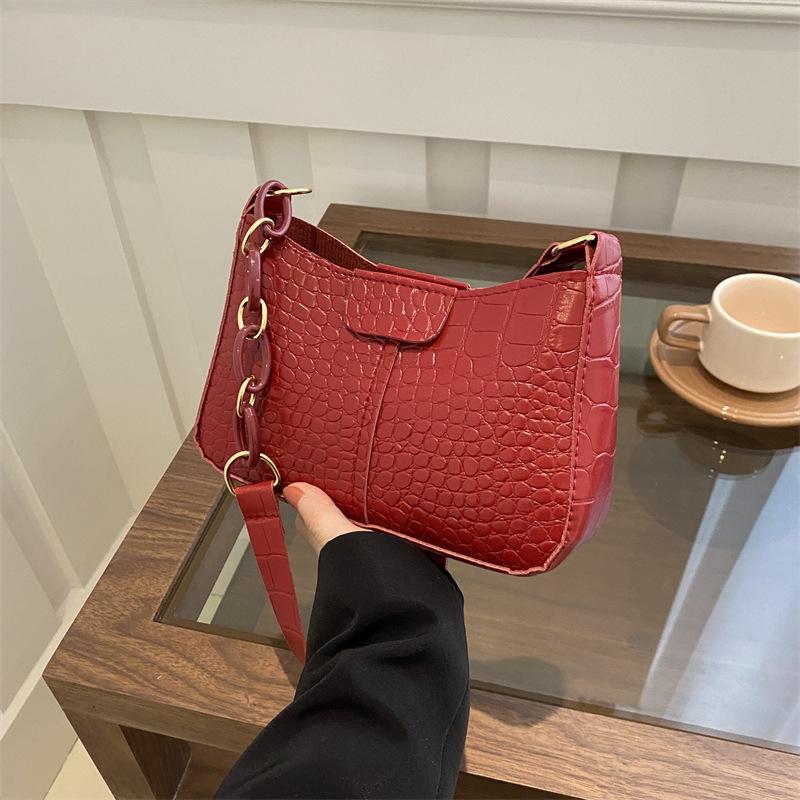 Весенняя новая простая модная маленькая квадратная сумка на одно плечо подмышками модная и стильная женская сумка для поездок на работу