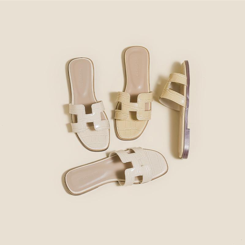 [Пятнистый второй волос] Сандалии женские летние туфли модные пляжные плоские однотонные белые тапочки женские носят.