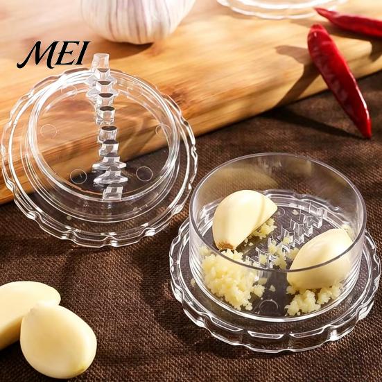 Manual Garlic Masher Mincer Tool, Multi-Purpose Rotating Press, Bite-Teeth Crushing Pickling Ingredient Chopper Structure Masher, Transparent Easy to