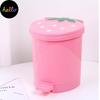 Мини-мусорный бак с крышкой, пластиковая корзина для мусора для дома, спальни, офиса, настольный ящик для хранения мусора, контейнер для клубники